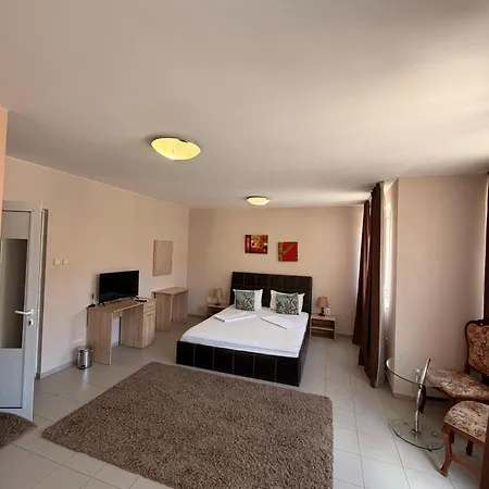 Center House 3*