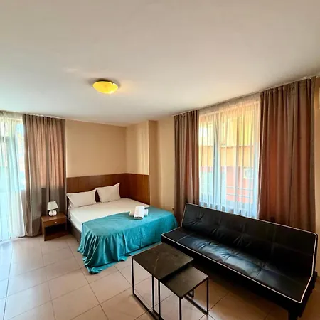 Πανσιόν Center House 3*