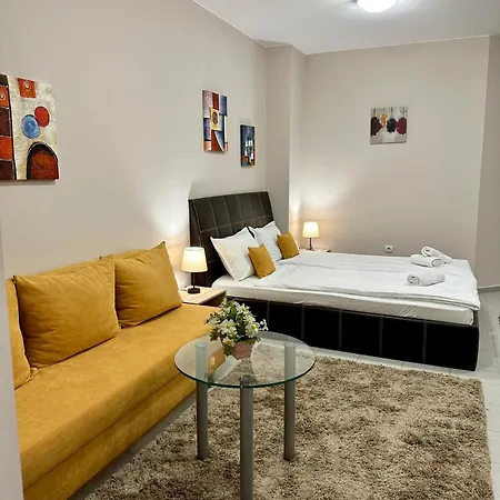 Πανσιόν Center House 3*